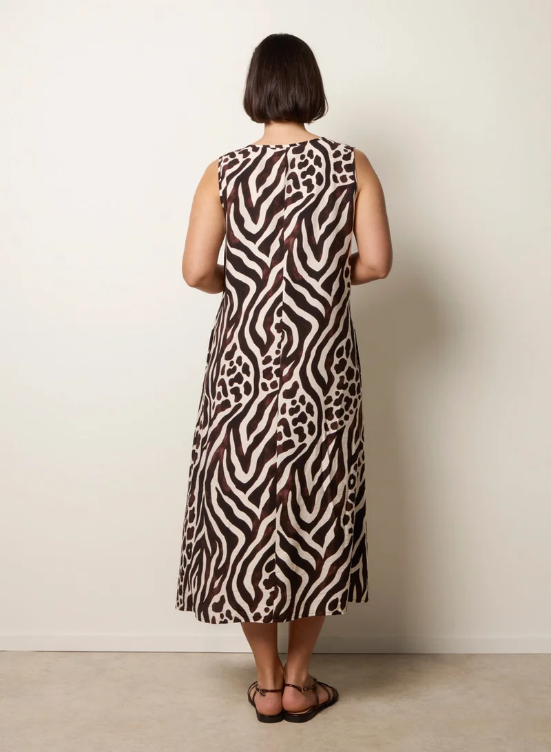 بلو فانيلا Animal Print V Neck Dress
